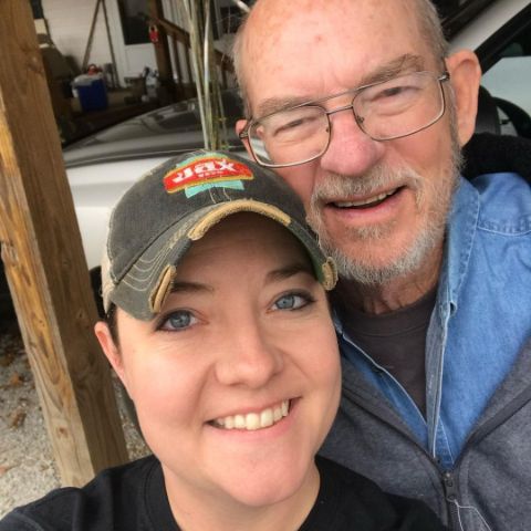 Ashley McBryde posted a picture of her along with her data on the occasion of father's day.